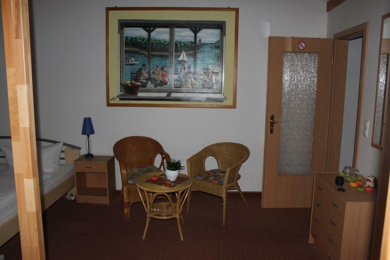 Pension Luisenhof Tangermünde エクステリア 写真